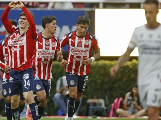 With three goals from Armando González and one from Luis Romo, the Chivas beat Atlas 4-1 at Akron, in their match on matchday 15.