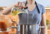 An expert explains why it is useless to add oil to pasta, to prevent it from sticking.