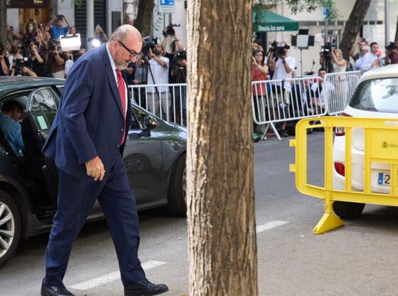 File - The former advisor of former minister José Luis Ábalos Koldo García upon his arrival at the Supreme Court, on June 23, 2025, in Madrid (Spain). The instructor of the 'Koldo case' in the Supreme Court (TS) has summoned the former minister to testify as being investigated