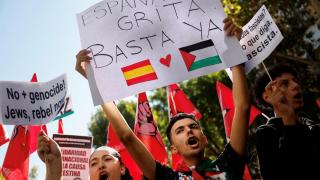 Students do student strike to support the Palestinians in Gaza.
