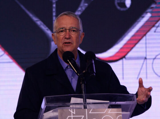 La Presidenta Claudia Sheinbaum confirmó que hubo un fallo en contra de Ricardo Salinas Pliego para el pago de 580 millones de dólares a acreedores extranjeros.