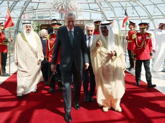 Turkish President Recep Tayyip Erdogan arrived in Kuwait on Tuesday at the start of a Gulf tour that includes Qatar and the Sultanate of Oman. Anadolu correspondent reported that the presidential plane carrying President Erdogan and his accompanying delegation landed at Kuwait International Airport. He pointed out that the Emir of Kuwait, Sheikh Meshaal Al-Ahmad Al-Jaber Al-Sabah, received the Turkish President in an official ceremony. (TUR Presidency /Murat Cetinmuhurdar - Anadolu Agency)