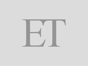 UK PM Keir Starmer Lands in Mumbai with Largest-Ever Trade Delegation to Strengthen India-UK Ties