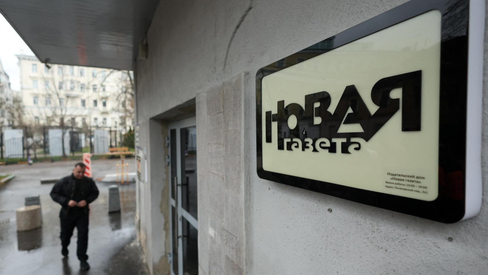 searches at Novaya Gazeta headquarters for 