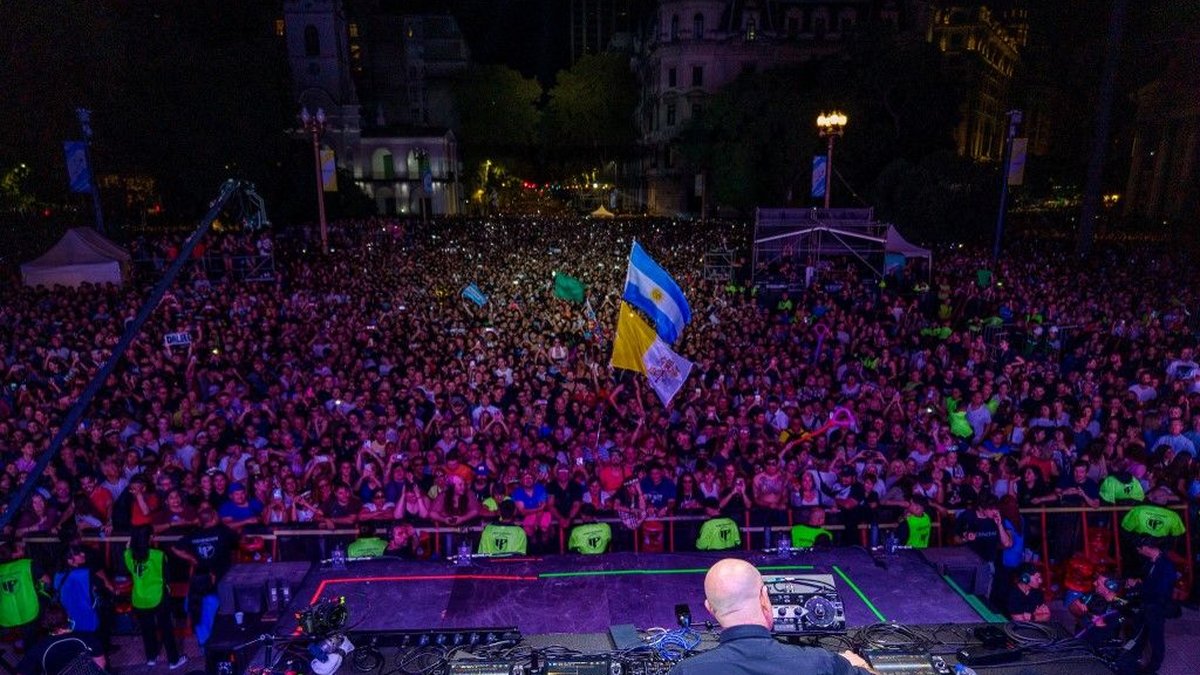 To pay tribute to Pope Francis, a DJ priest organizes a rave party and ...